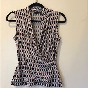 Tahari Black and Cream Women’s Classic Blouse | women’s sleeveless top Size S